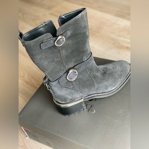 🌟brand new in box Vince Camuto boots🌟